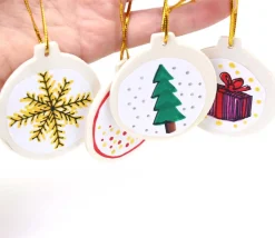 Tout Pour le Jeu 6 boules en bois plates à décorer et suspendre 6 cm