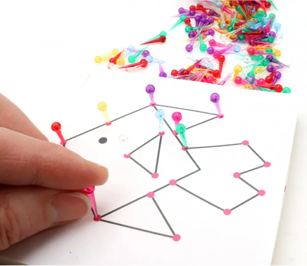 Tout Pour le Jeu 12 échevettes de fils en coton coloré