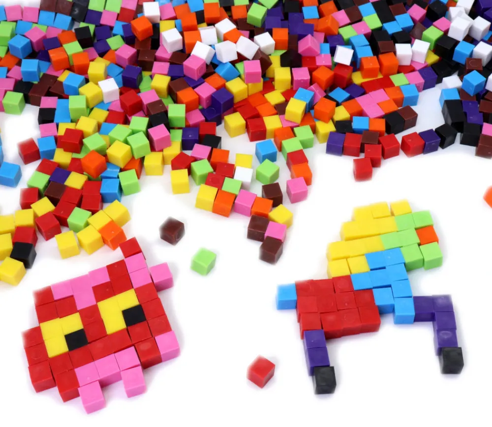 Tout Pour le Jeu 1000 Cubes plastiques 1 x 1 cm multicolores - 10 couleurs - 10 mm