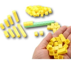 Tout Pour le Jeu 100 Cubes unités 1 cm jaunes emboitables en Re-plastique