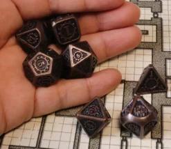 Tout Pour le Jeu 7 Dés métal cuivré multi-faces (D6 en 14 mm)