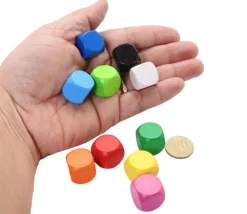 Tout Pour le Jeu 10 Dés neutres 16 mm en bois hêtre colorés sans marquage