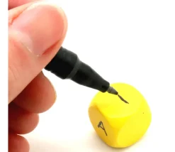Tout Pour le Jeu 10 Dés neutres 16 mm en bois hêtre colorés sans marquage