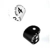 Tout Pour le Jeu 2 dés Runic D2 et D4 runiques blanc et noir
