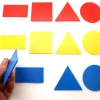 Tout Pour le Jeu 12 formes géométriques triangle, rectangle, carré, rond en 3 couleurs