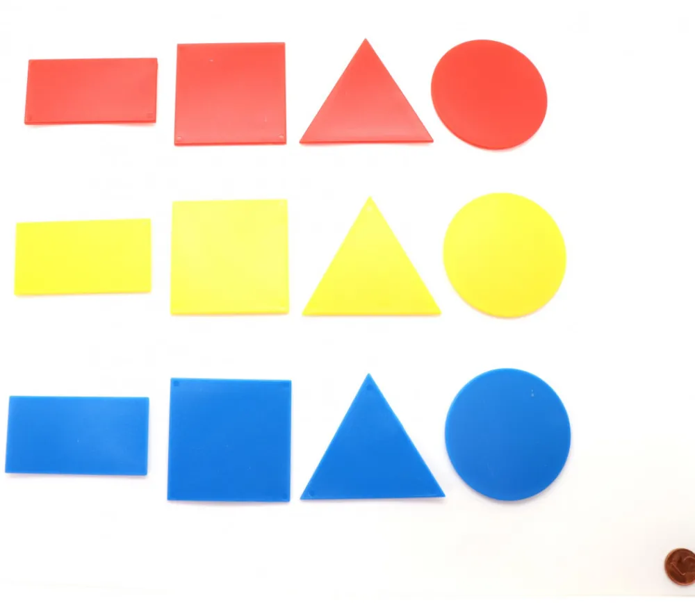 Tout Pour le Jeu 12 formes géométriques triangle, rectangle, carré, rond en 3 couleurs