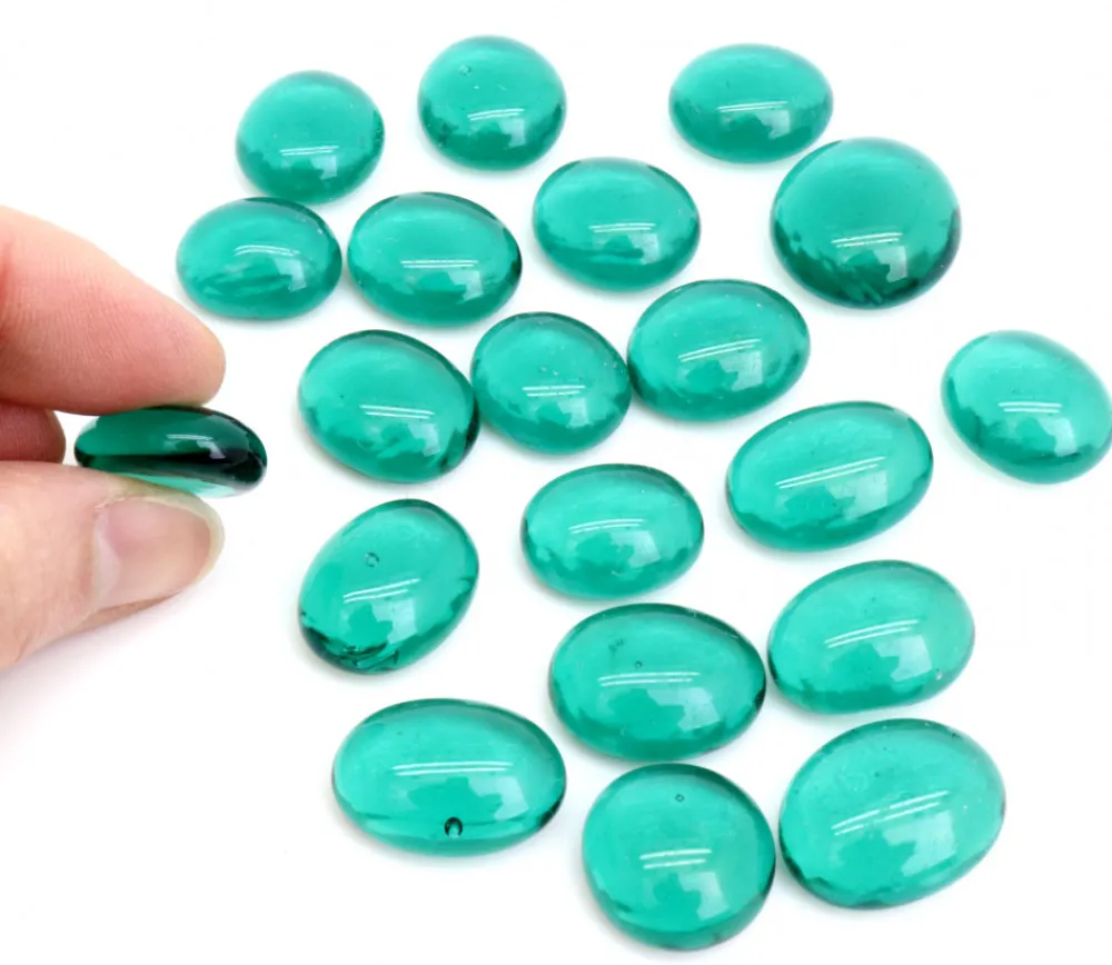 Tout Pour le Jeu 20 galets gems 15/25 mm vert translucide - mini pierres plates