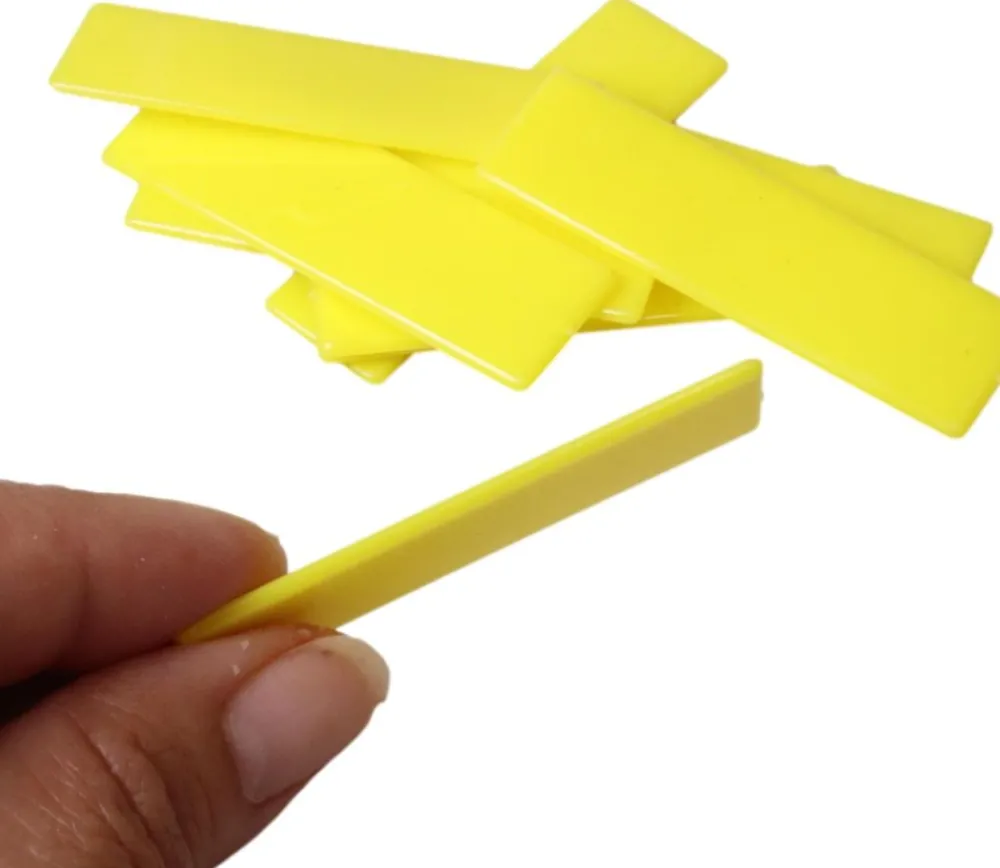 Tout Pour le Jeu 500 grands jetons rectangles 5.5 x 1.6 cm en plastique coloré