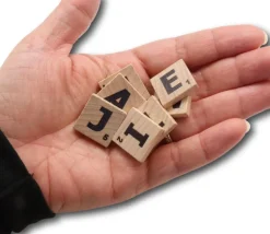 Tout Pour le Jeu 7 jetons lettres jeu pour dire