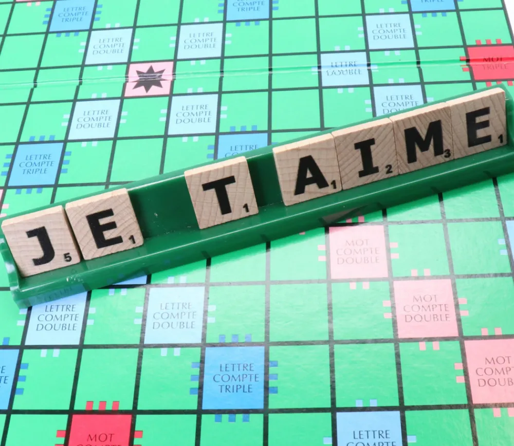 Tout Pour le Jeu 7 jetons lettres jeu pour dire "je t'aime"