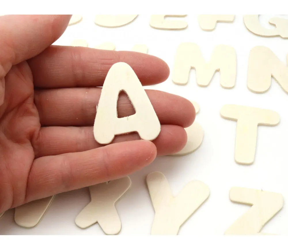 Tout Pour le Jeu 26 lettres alphabet en bois naturel 3.5 cm