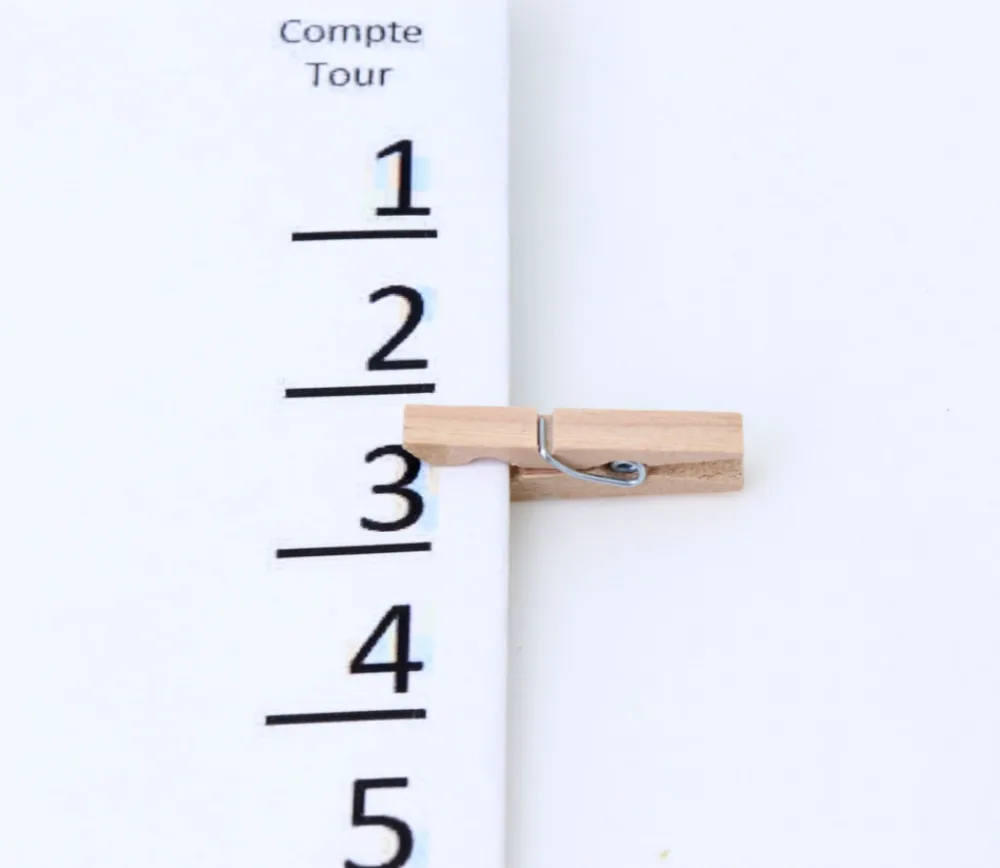 Tout Pour le Jeu 24 mini pinces à linge en bois naturel - 25 mm