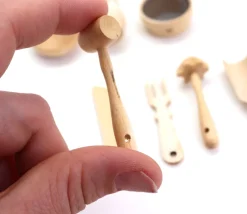 Tout Pour le Jeu 10 miniatures en bois ustensiles cuisine