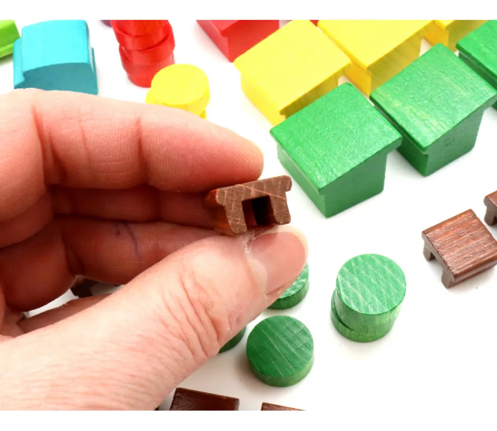 Enfant Tout Pour le Jeu 72 pièces en bois le petit marché : camions, étals, bâtiments et jetons