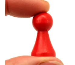 Tout Pour le Jeu 6 Pions bois 15 x 27 mm multicolores pour jeu - lot de 6 (rouge, vert, jaune, bleu, blanc et noir) modèle B