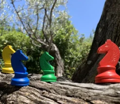 Tout Pour le Jeu 4 pions petits chevaux en bois pour jeu Dada