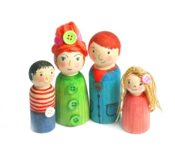 Tout Pour le Jeu 8 pions quilles famille en bois naturel 6 à 9 cm de haut