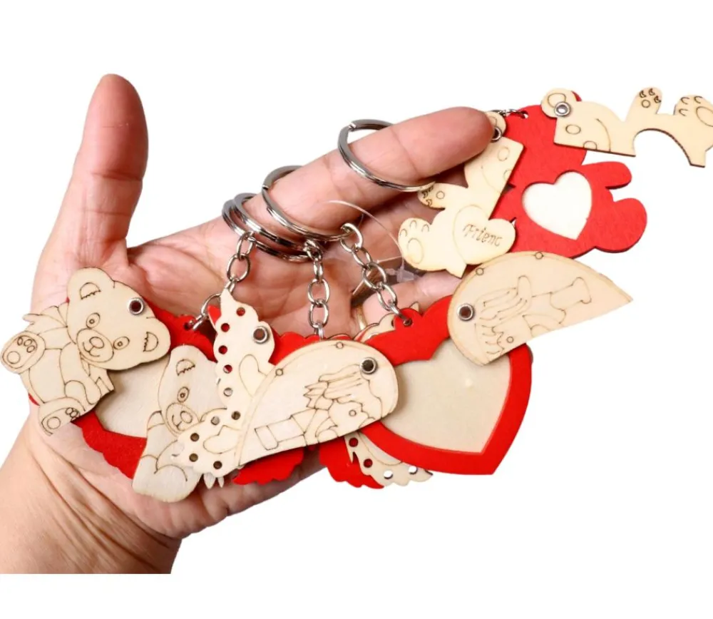 Tout Pour le Jeu 12 Porte-clés animaux bois à peindre avec coeur surprise