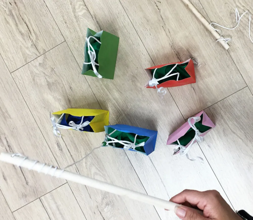 Enfant Tout Pour le Jeu 25 Sacs colorés en papier avec anse à garnir