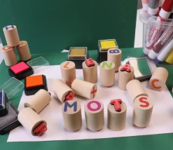 Tout Pour le Jeu 26 Tampons bois lettres alphabet 2 cm