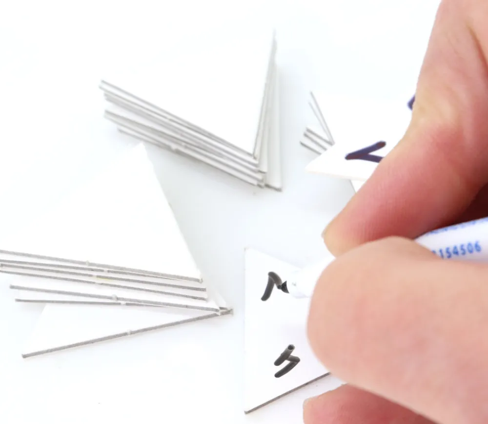 Tout Pour le Jeu 25 Tuiles 40 mm triangle jeton épais blanc à personnaliser