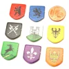 Tout Pour le Jeu 8 Tuiles blasons chevaliers - écussons 15 x 18 mm