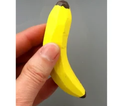 Tout Pour le Jeu Banane en bois jaune de 8.5 x 1,8 cm jouet