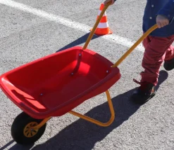 Tout Pour le Jeu Brouette enfant en plastique et métal rouge et jaune