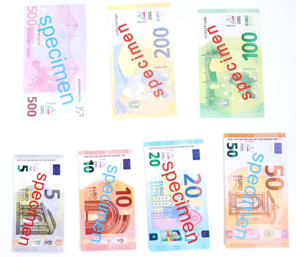 Tout Pour le Jeu Caissette avec 290 pièces et billets euros factices de jeux