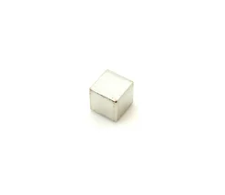 Tout Pour le Jeu Cube métal argent 8 mm. 8 x 8 x 8 mm à l'unité