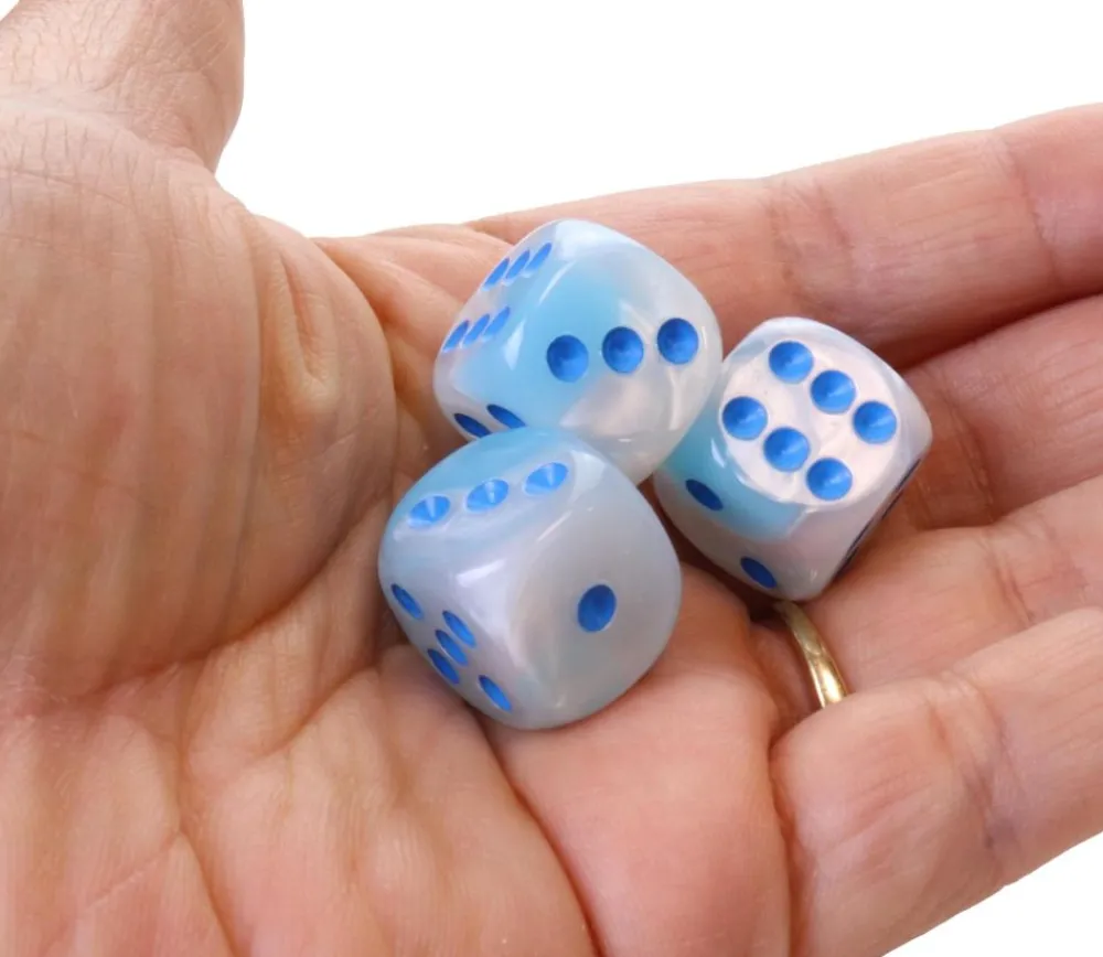 Tout Pour le Jeu Dé 16 mm effet mixé bleu et blanc points bleus