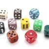Tout Pour le Jeu dé marbré 2 cm (couleur mise au hasard)