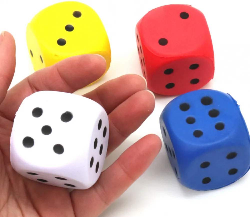 Tout Pour le Jeu Grand dé 4 cm mousse compacte pour jeu (couleur au hasard)