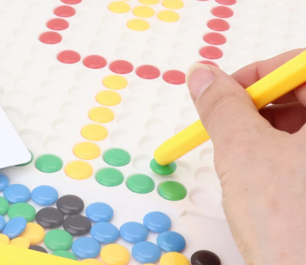 Tout Pour le Jeu Grand jeu magnétique multicolore avec crayon et modèles