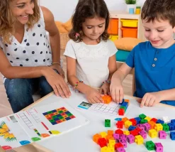 Tout Pour le Jeu Kit activités cubes emboitables - 100 cubes emboitables 2 cm + fiches