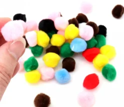 Tout Pour le Jeu Lot 50 pompons multicolores 15 mm