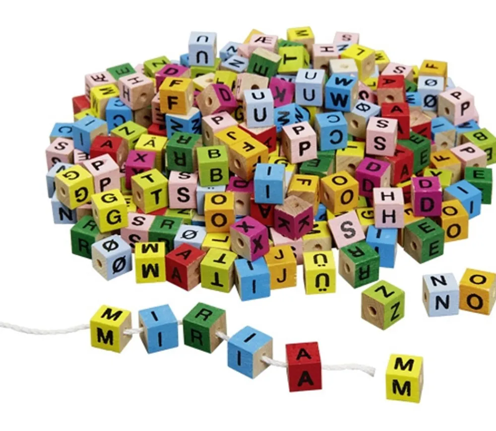 Tout Pour le Jeu Perles 280 cubes mini lettres couleurs à enfiler