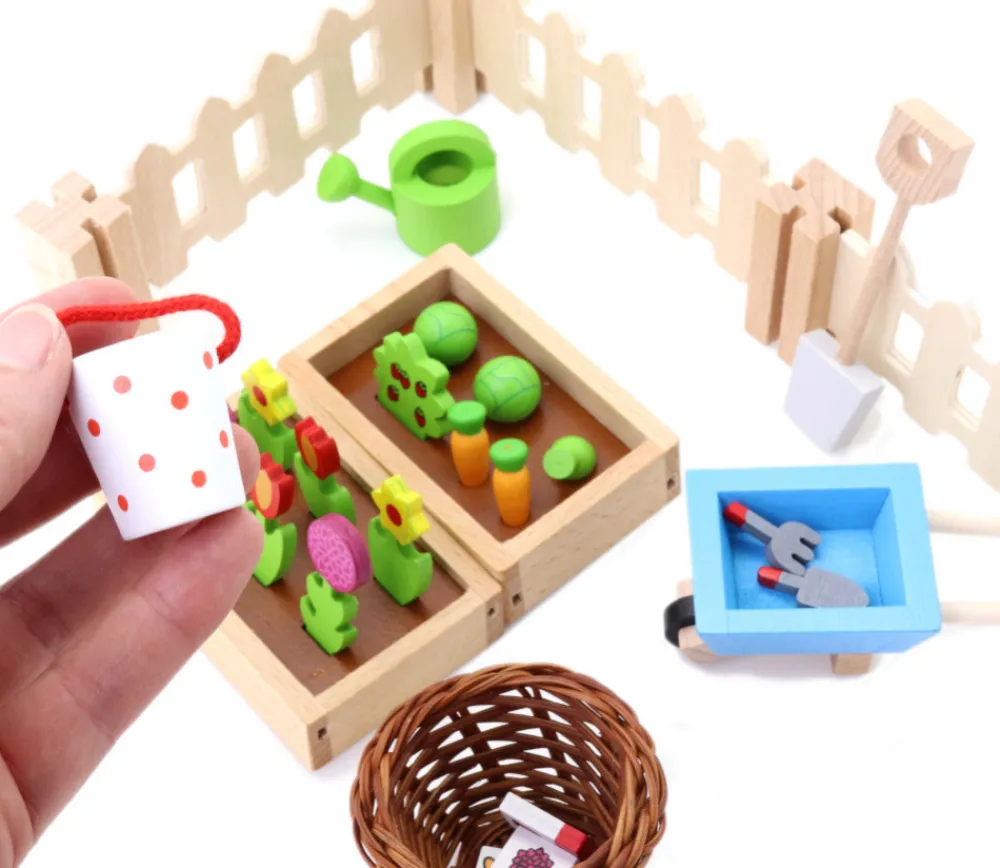 Tout Pour le Jeu Petit jardin en bois miniature avec légumes, fleurs et accessoires