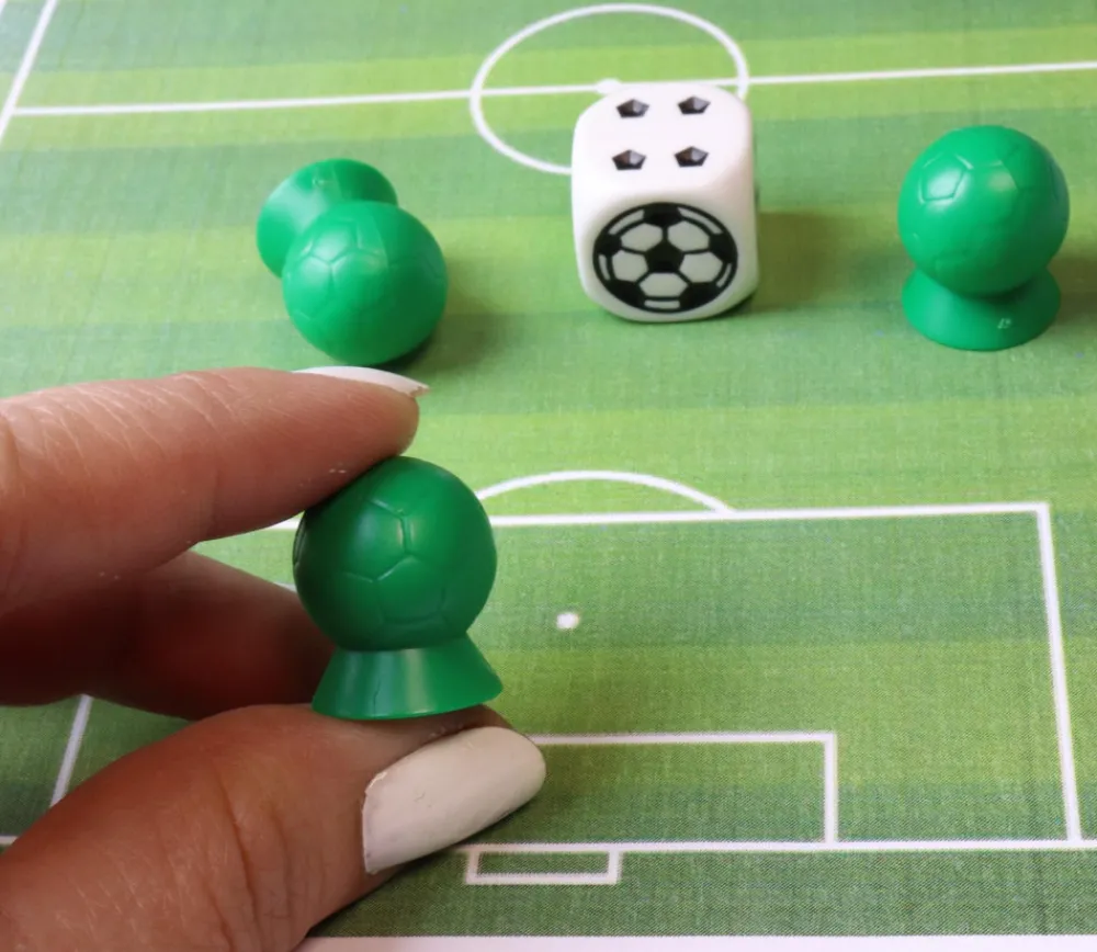Tout Pour le Jeu Pion ballon de Football couleur à choisir 16 x 20 mm