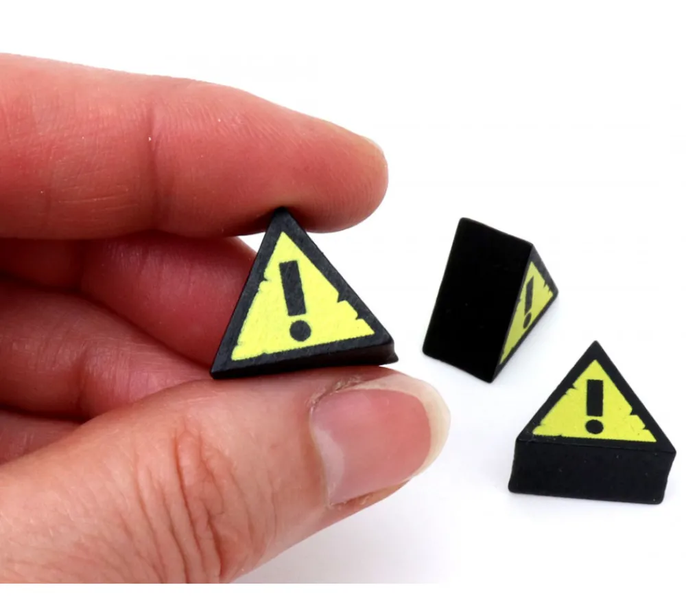 Tout Pour le Jeu Pion en bois triangle danger 16 x 18 x 10 mm