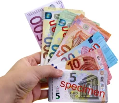 Tout Pour le Jeu Plateau géant avec 290 pièces et billets euros factices de jeux