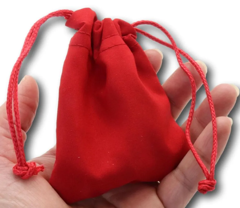 Tout Pour le Jeu Sac tissu rouge 9 x 8 cm avec cordelette - style velours