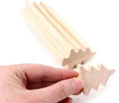 Tout Pour le Jeu Sapin en bois naturel à découper moulure 15 cm