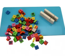 Tout Pour le Jeu Tableau bois magnétique avec 69 jetons lettres bois aimantées