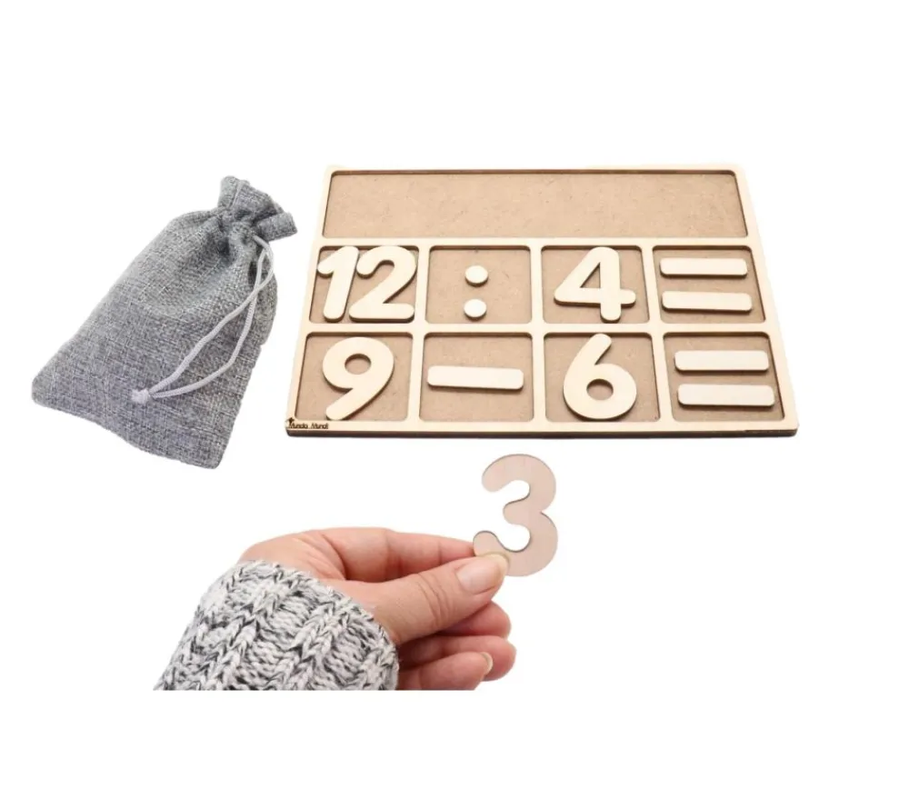 Tout Pour le Jeu Tableau de calcul avec chiffres et signes en bois