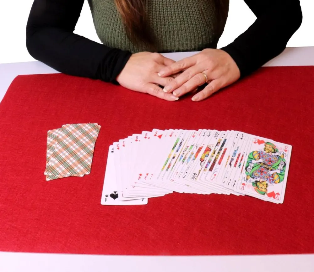 Tout Pour le Jeu Tapis de cartes rouge 40 x 60 cm feutrine dos latex