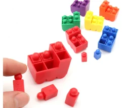Tout Pour le Jeu Train coloré de 34 x 24 x 28 mm + 6 pions encastrables