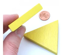 Tout Pour le Jeu Triangle isocèle en bois jaune 48 x 48 x 53 mm et 8 mm épaisseur